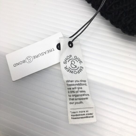 New Treasure & Bond Black Knit Pom Beanie (M) - Picture 6 of 6